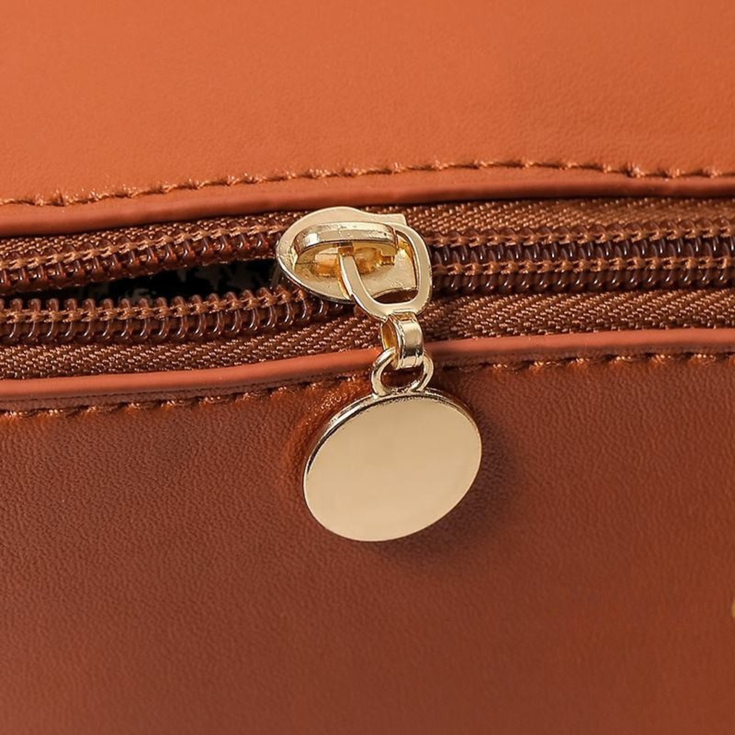 handle-cosmetic-pouch-waterproof-logo