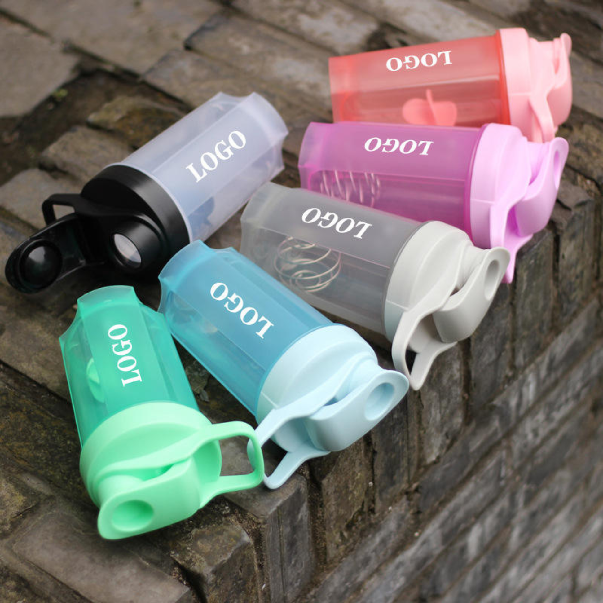 customizable-protein-shaker-lid