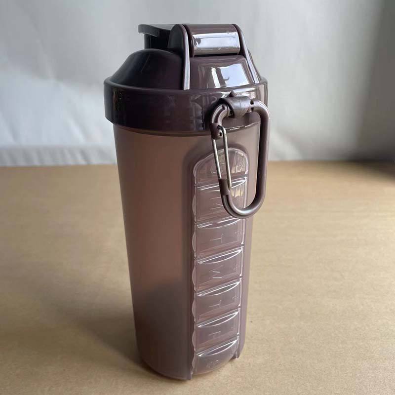 gym-shaker-bottle-storage-compartments